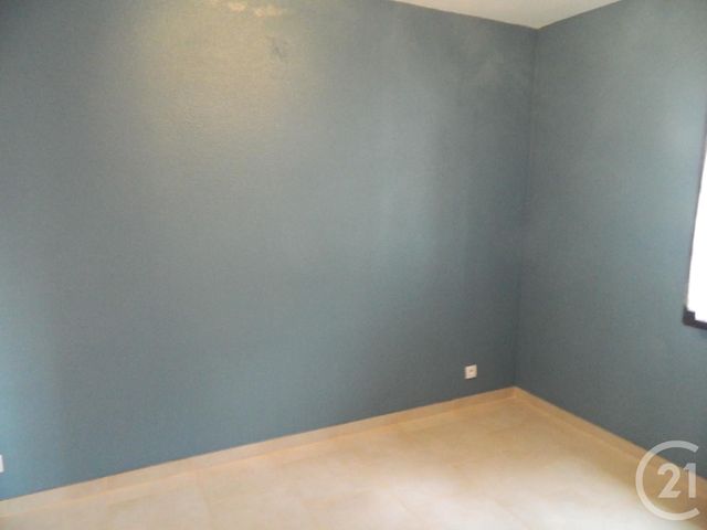 Afficher la photo en grand Appartement T2 à vendre - 2 pièces - 34.57 m2 - LA LONDE LES MAURES - 83 - PROVENCE-ALPES-COTE-D-AZUR - Century 21 Agence Bordenave
