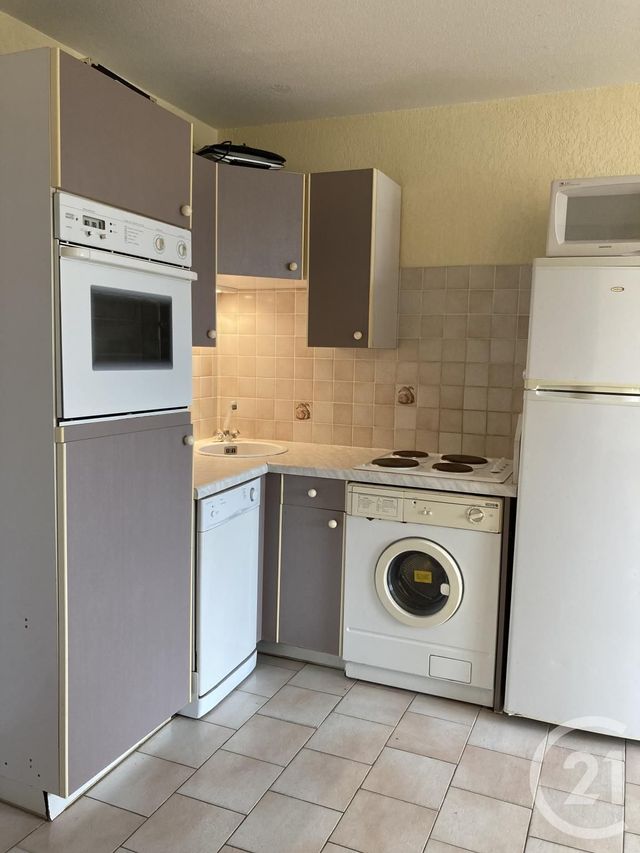 Afficher la photo en grand Appartement T2 à vendre - 2 pièces - 30.0 m2 - LA LONDE LES MAURES - 83 - PROVENCE-ALPES-COTE-D-AZUR - Century 21 Agence Bordenave