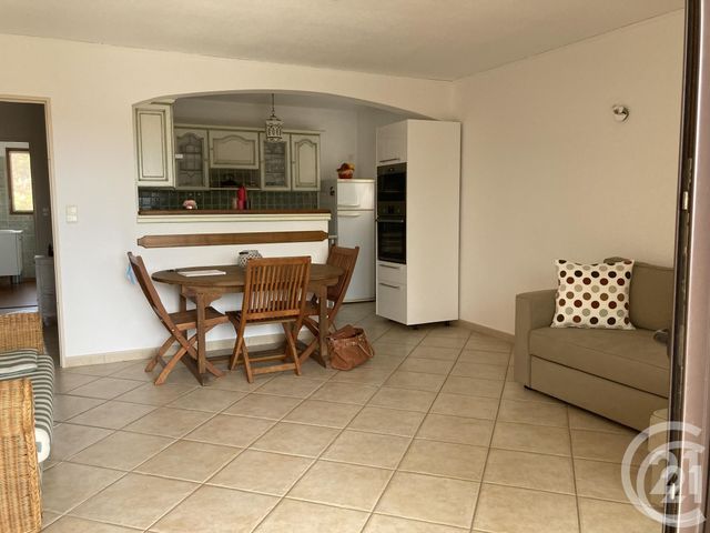 Afficher la photo en grand Appartement F3 à vendre - 3 pièces - 63.0 m2 - LA LONDE LES MAURES - 83 - PROVENCE-ALPES-COTE-D-AZUR - Century 21 Agence Bordenave