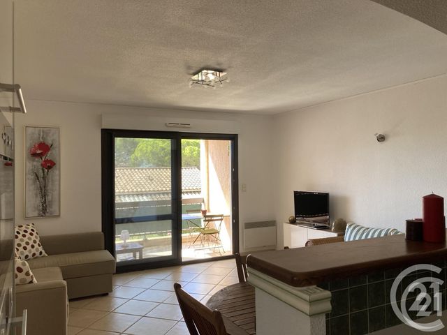 Afficher la photo en grand Appartement F3 à vendre - 3 pièces - 63.0 m2 - LA LONDE LES MAURES - 83 - PROVENCE-ALPES-COTE-D-AZUR - Century 21 Agence Bordenave