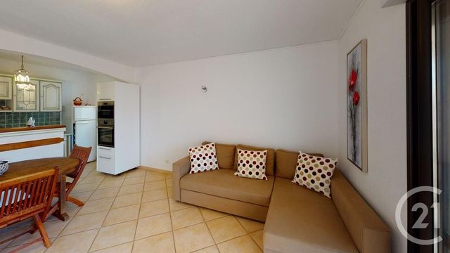 Afficher la photo en grand Appartement F3 à vendre - 3 pièces - 63.0 m2 - LA LONDE LES MAURES - 83 - PROVENCE-ALPES-COTE-D-AZUR - Century 21 Agence Bordenave