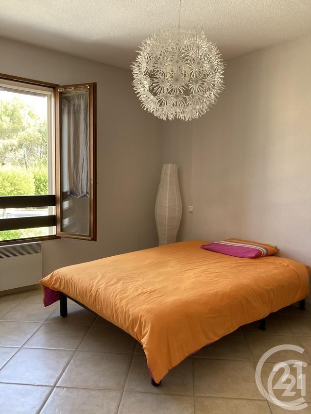 Afficher la photo en grand Appartement F3 à vendre - 3 pièces - 63.0 m2 - LA LONDE LES MAURES - 83 - PROVENCE-ALPES-COTE-D-AZUR - Century 21 Agence Bordenave