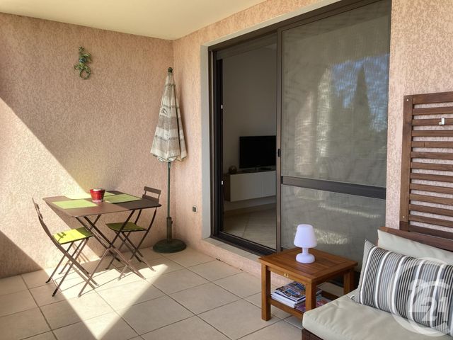 Afficher la photo en grand Appartement F3 à vendre - 3 pièces - 63.0 m2 - LA LONDE LES MAURES - 83 - PROVENCE-ALPES-COTE-D-AZUR - Century 21 Agence Bordenave