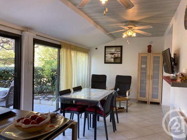 Afficher la photo en grand Appartement F3 à vendre - 3 pièces - 45.0 m2 - LA LONDE LES MAURES - 83 - PROVENCE-ALPES-COTE-D-AZUR - Century 21 Agence Bordenave