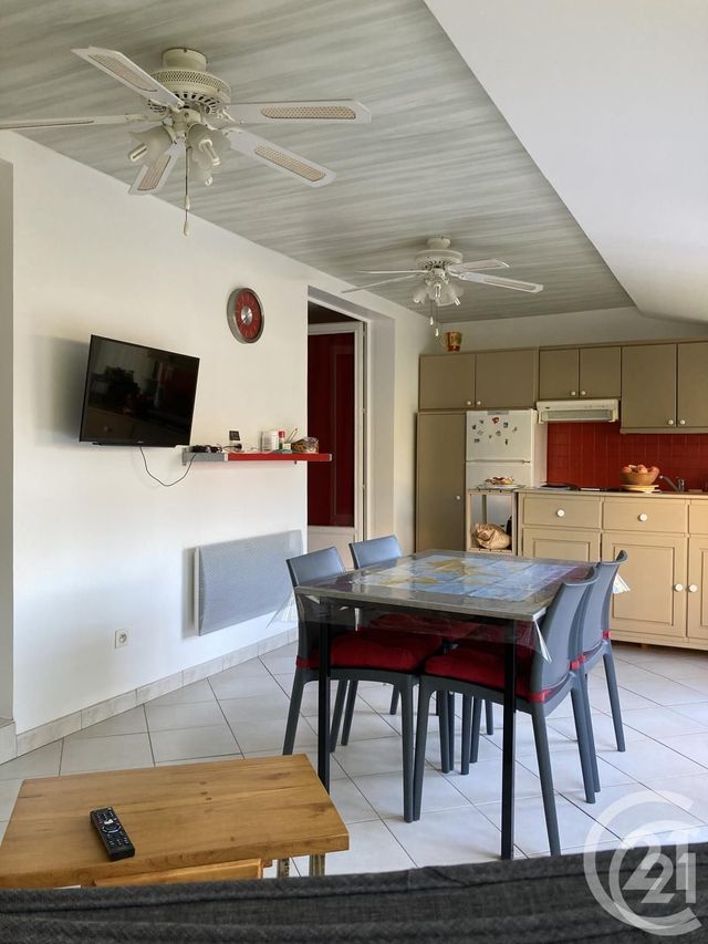 Afficher la photo en grand Appartement F3 à vendre - 3 pièces - 45.0 m2 - LA LONDE LES MAURES - 83 - PROVENCE-ALPES-COTE-D-AZUR - Century 21 Agence Bordenave