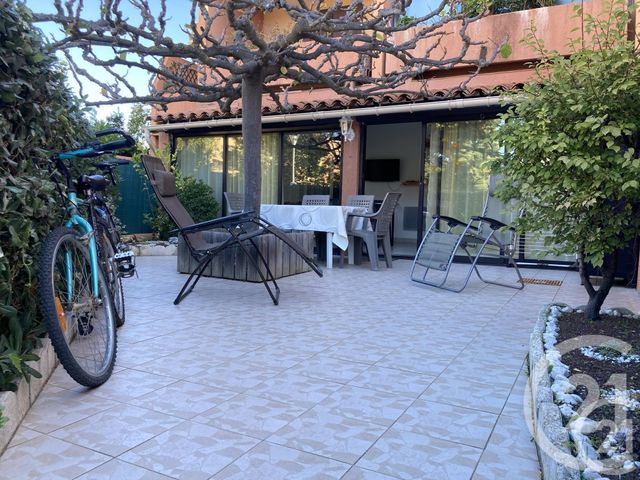 Afficher la photo en grand Appartement F3 à vendre - 3 pièces - 45.0 m2 - LA LONDE LES MAURES - 83 - PROVENCE-ALPES-COTE-D-AZUR - Century 21 Agence Bordenave