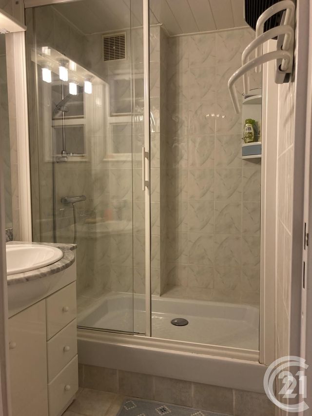 Afficher la photo en grand Appartement F3 à vendre - 3 pièces - 45.0 m2 - LA LONDE LES MAURES - 83 - PROVENCE-ALPES-COTE-D-AZUR - Century 21 Agence Bordenave