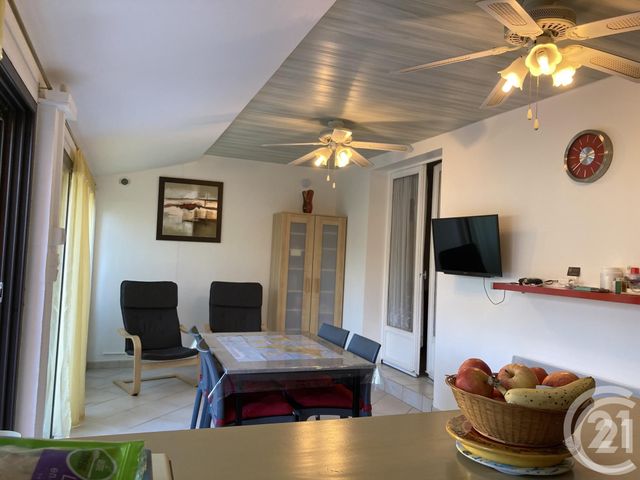 Afficher la photo en grand Appartement F3 à vendre - 3 pièces - 45.0 m2 - LA LONDE LES MAURES - 83 - PROVENCE-ALPES-COTE-D-AZUR - Century 21 Agence Bordenave