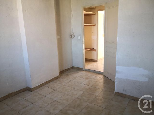 Afficher la photo en grand Appartement F1 à vendre - 1 pièce - 25.0 m2 - LA LONDE LES MAURES - 83 - PROVENCE-ALPES-COTE-D-AZUR - Century 21 Agence Bordenave