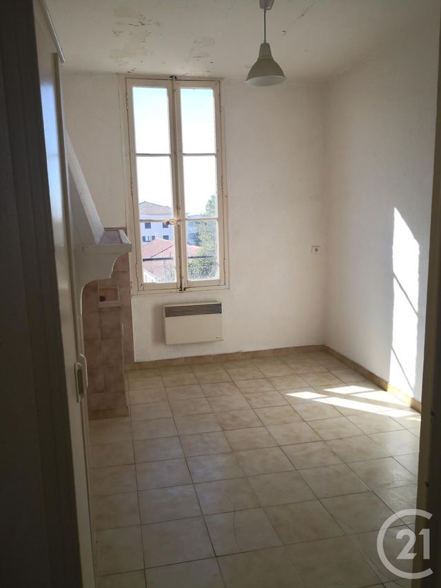 Afficher la photo en grand Appartement F1 à vendre - 1 pièce - 25.0 m2 - LA LONDE LES MAURES - 83 - PROVENCE-ALPES-COTE-D-AZUR - Century 21 Agence Bordenave