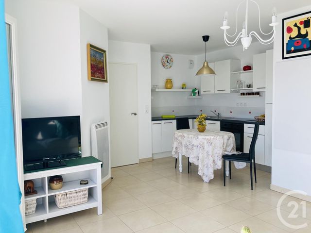 Afficher la photo en grand Appartement F3 à vendre - 3 pièces - 59.0 m2 - LA LONDE LES MAURES - 83 - PROVENCE-ALPES-COTE-D-AZUR - Century 21 Agence Bordenave