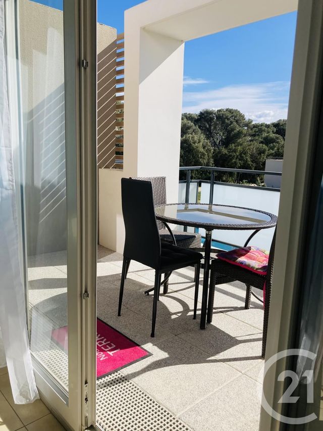 Afficher la photo en grand Appartement F3 à vendre - 3 pièces - 59.0 m2 - LA LONDE LES MAURES - 83 - PROVENCE-ALPES-COTE-D-AZUR - Century 21 Agence Bordenave
