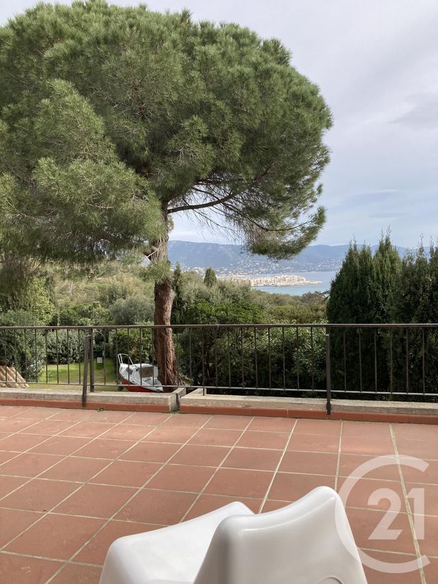 Afficher la photo en grand maison à vendre - 7 pièces - 140.0 m2 - BORMES LES MIMOSAS - 83 - PROVENCE-ALPES-COTE-D-AZUR - Century 21 Agence Bordenave