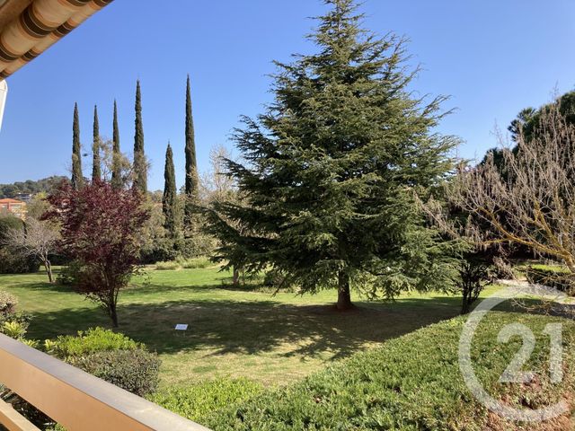 Afficher la photo en grand Appartement F2 à vendre - 2 pièces - 33.66 m2 - LA LONDE LES MAURES - 83 - PROVENCE-ALPES-COTE-D-AZUR - Century 21 Agence Bordenave
