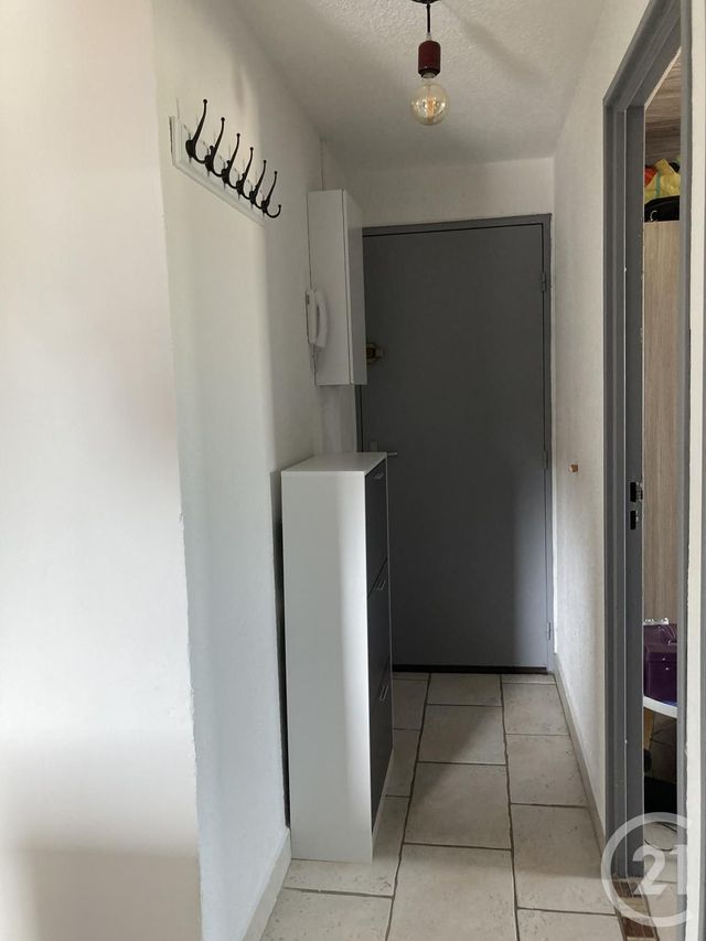 Afficher la photo en grand Appartement F4 à vendre - 4 pièces - 68.0 m2 - LA LONDE LES MAURES - 83 - PROVENCE-ALPES-COTE-D-AZUR - Century 21 Agence Bordenave