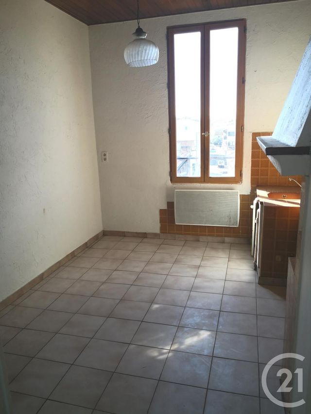Afficher la photo en grand Appartement F1 à vendre - 1 pièce - 31.0 m2 - LA LONDE LES MAURES - 83 - PROVENCE-ALPES-COTE-D-AZUR - Century 21 Agence Bordenave
