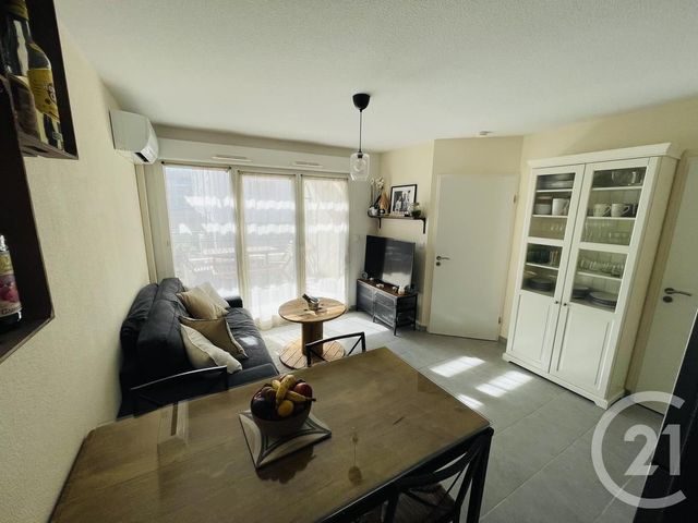 Afficher la photo en grand Appartement F2 à vendre - 2 pièces - 36.67 m2 - LA LONDE LES MAURES - 83 - PROVENCE-ALPES-COTE-D-AZUR - Century 21 Agence Bordenave