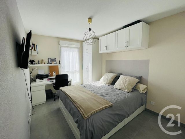 Afficher la photo en grand Appartement F2 à vendre - 2 pièces - 36.67 m2 - LA LONDE LES MAURES - 83 - PROVENCE-ALPES-COTE-D-AZUR - Century 21 Agence Bordenave