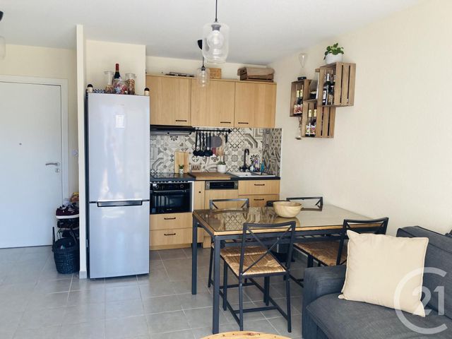 Afficher la photo en grand Appartement F2 à vendre - 2 pièces - 36.67 m2 - LA LONDE LES MAURES - 83 - PROVENCE-ALPES-COTE-D-AZUR - Century 21 Agence Bordenave
