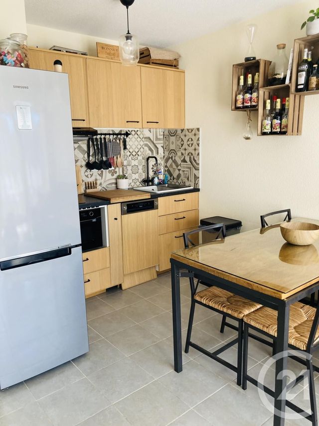 Afficher la photo en grand Appartement F2 à vendre - 2 pièces - 36.67 m2 - LA LONDE LES MAURES - 83 - PROVENCE-ALPES-COTE-D-AZUR - Century 21 Agence Bordenave