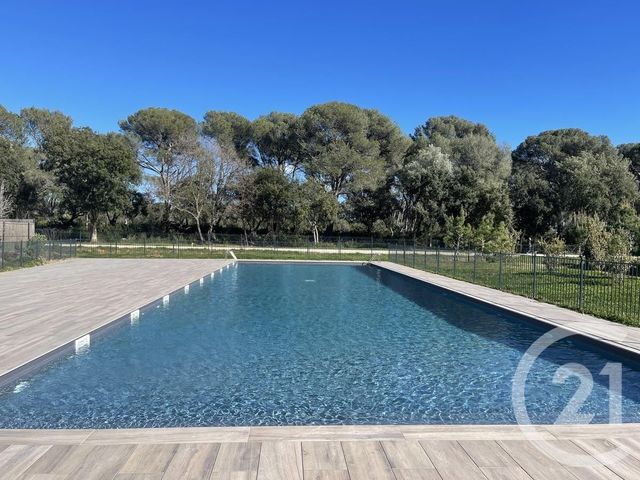 Afficher la photo en grand Appartement F2 à vendre - 2 pièces - 36.67 m2 - LA LONDE LES MAURES - 83 - PROVENCE-ALPES-COTE-D-AZUR - Century 21 Agence Bordenave