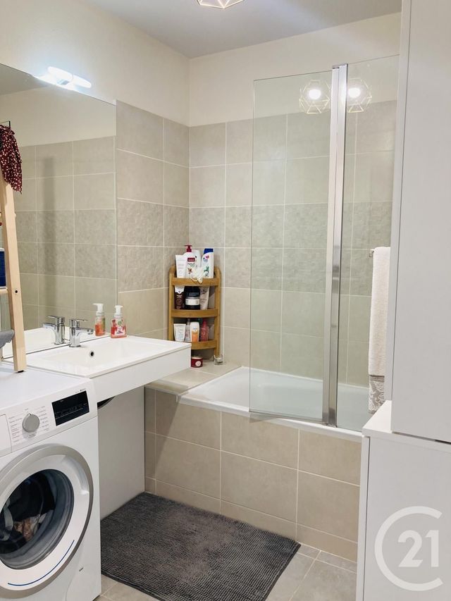 Afficher la photo en grand Appartement F2 à vendre - 2 pièces - 36.67 m2 - LA LONDE LES MAURES - 83 - PROVENCE-ALPES-COTE-D-AZUR - Century 21 Agence Bordenave