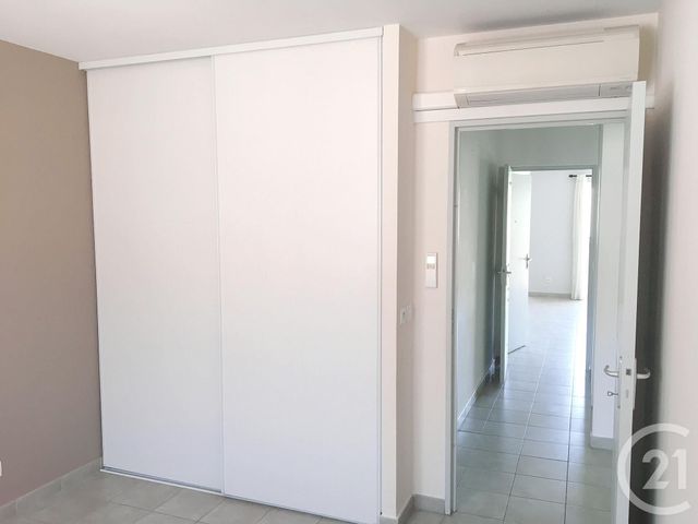 Afficher la photo en grand Appartement F3 à vendre - 3 pièces - 71.0 m2 - LA LONDE LES MAURES - 83 - PROVENCE-ALPES-COTE-D-AZUR - Century 21 Agence Bordenave