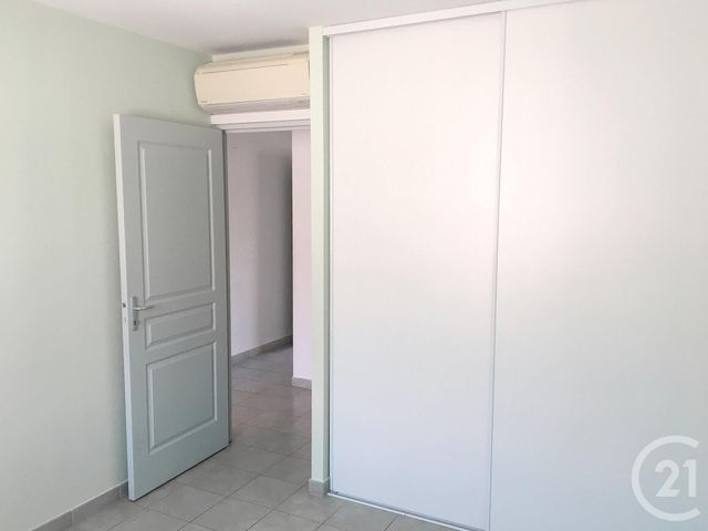 Afficher la photo en grand Appartement F3 à vendre - 3 pièces - 71.0 m2 - LA LONDE LES MAURES - 83 - PROVENCE-ALPES-COTE-D-AZUR - Century 21 Agence Bordenave
