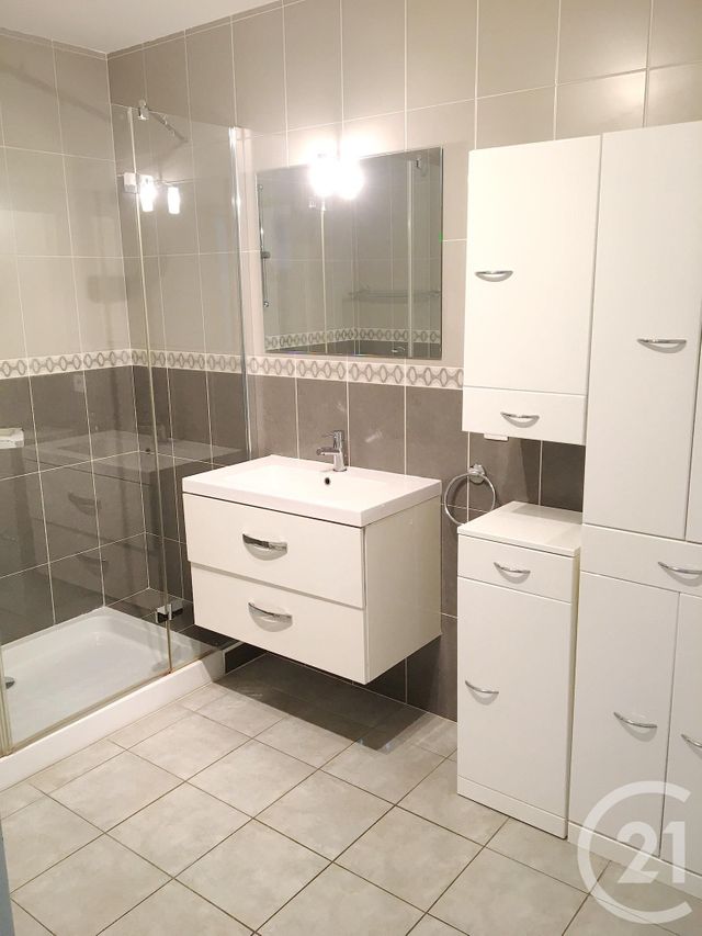 Afficher la photo en grand Appartement F3 à vendre - 3 pièces - 71.0 m2 - LA LONDE LES MAURES - 83 - PROVENCE-ALPES-COTE-D-AZUR - Century 21 Agence Bordenave