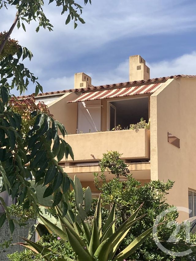 Afficher la photo en grand Studio Cabine à vendre - 1 pièce - 17.0 m2 - LA LONDE LES MAURES - 83 - PROVENCE-ALPES-COTE-D-AZUR - Century 21 Agence Bordenave