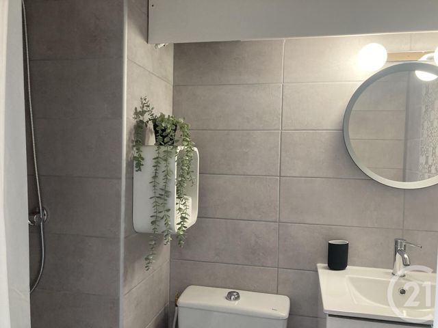 Afficher la photo en grand Studio Cabine à vendre - 1 pièce - 17.0 m2 - LA LONDE LES MAURES - 83 - PROVENCE-ALPES-COTE-D-AZUR - Century 21 Agence Bordenave