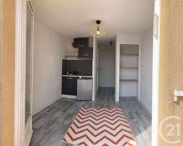 Afficher la photo en grand Studio Cabine à vendre - 1 pièce - 17.0 m2 - LA LONDE LES MAURES - 83 - PROVENCE-ALPES-COTE-D-AZUR - Century 21 Agence Bordenave