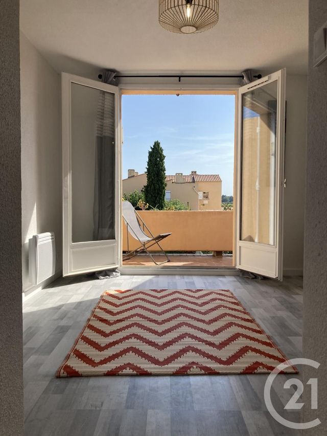 Afficher la photo en grand Studio Cabine à vendre - 1 pièce - 17.0 m2 - LA LONDE LES MAURES - 83 - PROVENCE-ALPES-COTE-D-AZUR - Century 21 Agence Bordenave