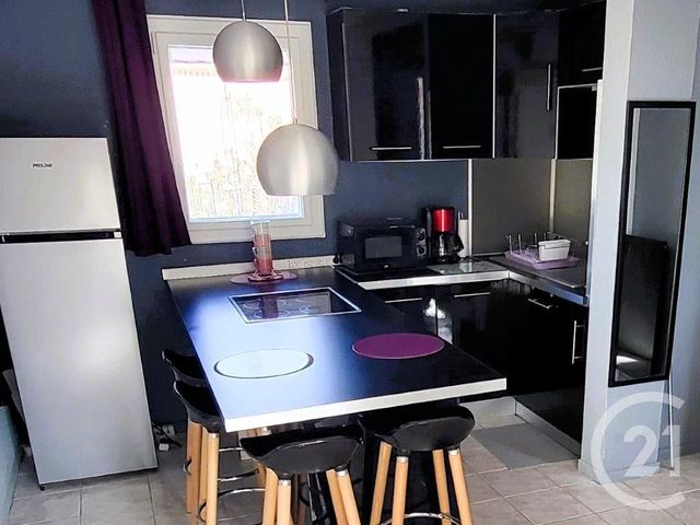 Afficher la photo en grand Appartement F2 à vendre - 2 pièces - 36.0 m2 - LA LONDE LES MAURES - 83 - PROVENCE-ALPES-COTE-D-AZUR - Century 21 Agence Bordenave