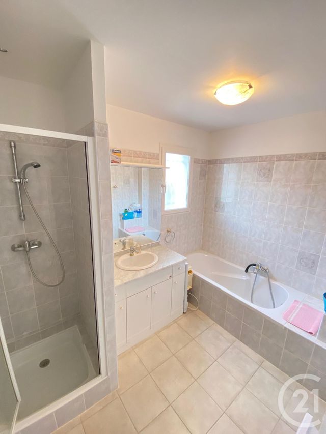 Afficher la photo en grand maison à vendre - 5 pièces - 118.0 m2 - LA LONDE LES MAURES - 83 - PROVENCE-ALPES-COTE-D-AZUR - Century 21 Agence Bordenave