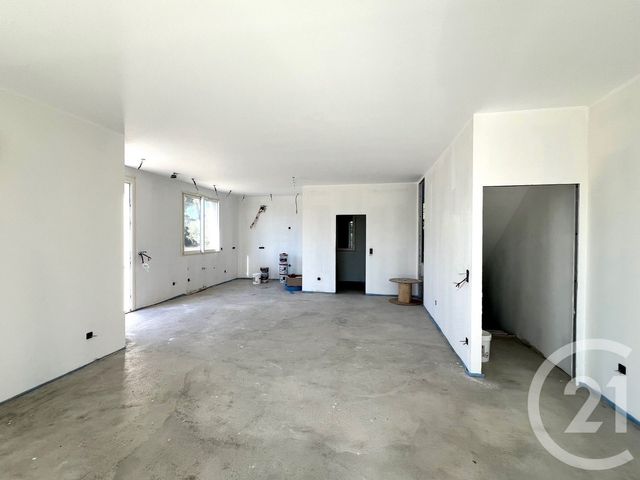 Afficher la photo en grand maison à vendre - 6 pièces - 145.0 m2 - LA LONDE LES MAURES - 83 - PROVENCE-ALPES-COTE-D-AZUR - Century 21 Agence Bordenave