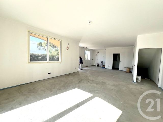 Afficher la photo en grand maison à vendre - 6 pièces - 145.0 m2 - LA LONDE LES MAURES - 83 - PROVENCE-ALPES-COTE-D-AZUR - Century 21 Agence Bordenave