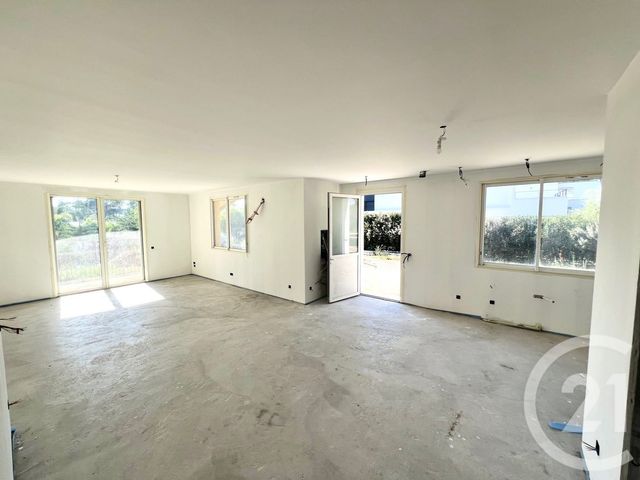 Afficher la photo en grand maison à vendre - 6 pièces - 145.0 m2 - LA LONDE LES MAURES - 83 - PROVENCE-ALPES-COTE-D-AZUR - Century 21 Agence Bordenave