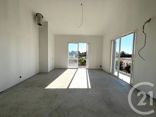 Afficher la photo en grand maison à vendre - 6 pièces - 145.0 m2 - LA LONDE LES MAURES - 83 - PROVENCE-ALPES-COTE-D-AZUR - Century 21 Agence Bordenave